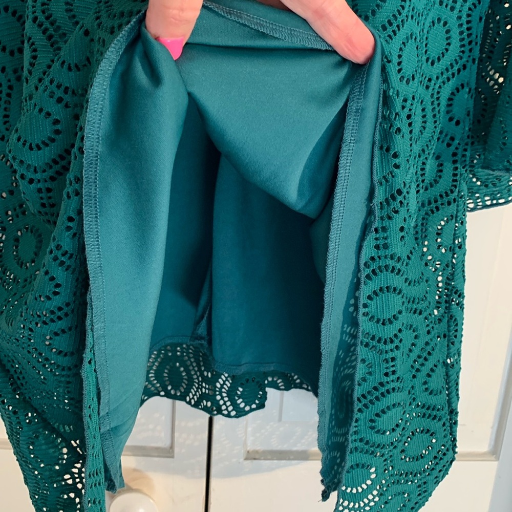 New Directions Green Asymmetrical Lace Tunic with Tie Front and 3/4 Sleeves EUC - Picture 6 of 7